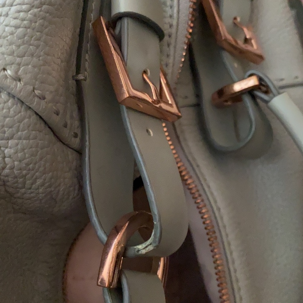 Ted Baker Ash Gray Medium/ Large Bag Handbag Genuine Leather Rose Gold Metal - Picture 8 of 16